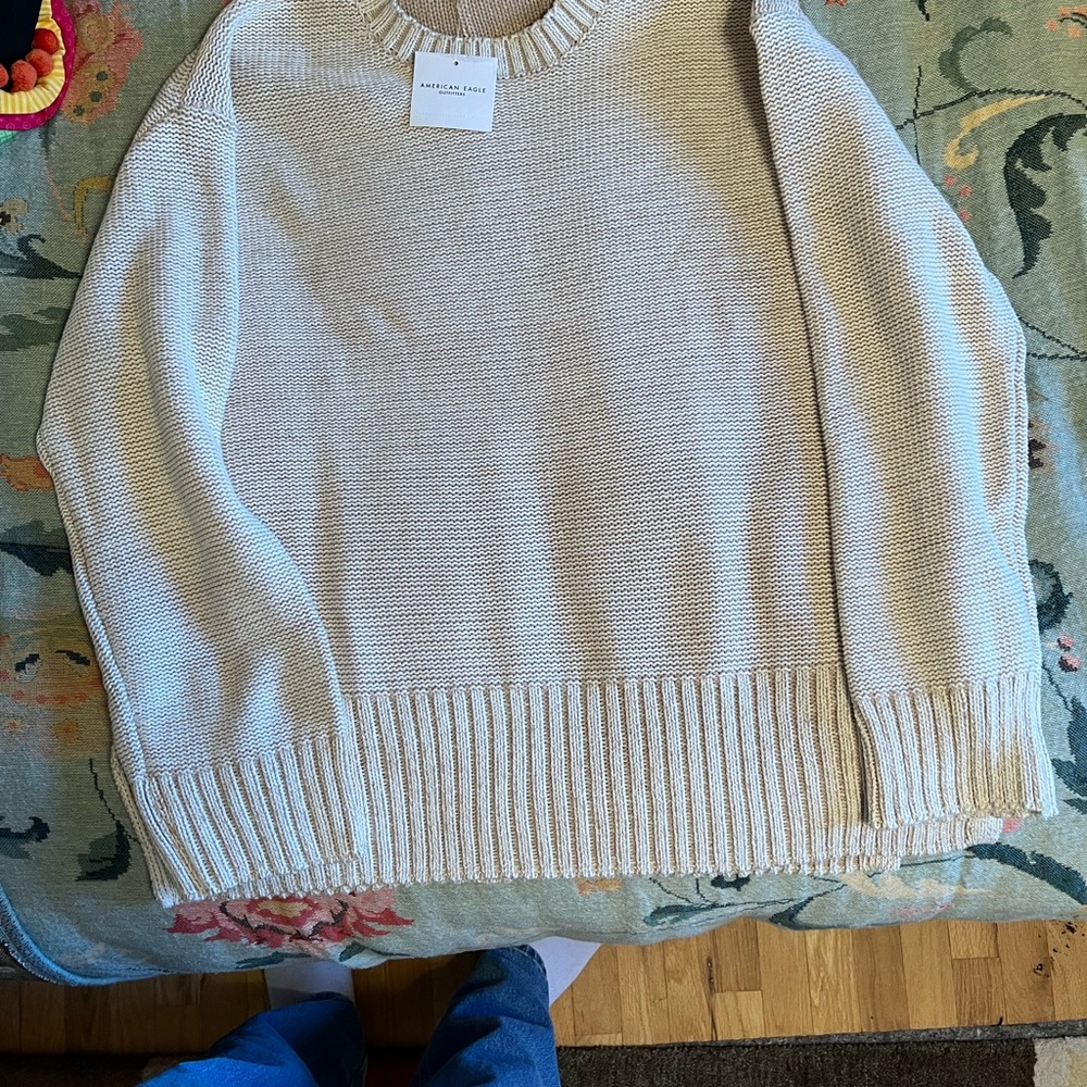 American Eagle Outfitters Cream Crew Sweater - Picture 2 of 4